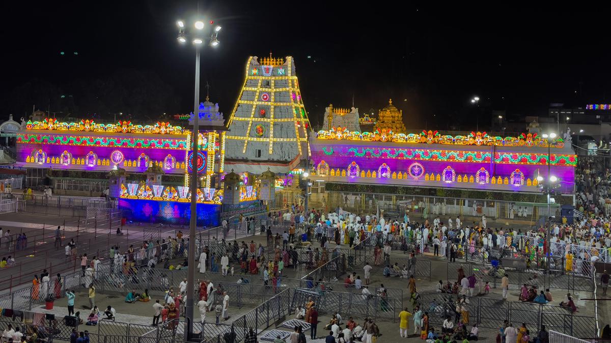 Vaikunta Dwara Darshan At Tirumala Temple To Begin At 1 45 A M On