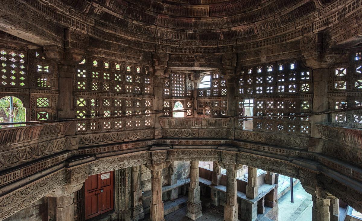 Hilal Khan Qazi mosque, Dholka, Gujarat, 1333