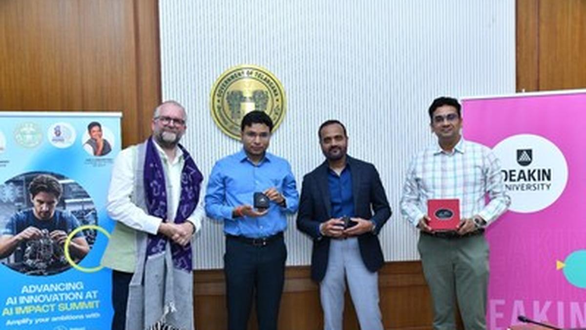 Deakin University Signs MoU With Aikam to Advance Applied AI