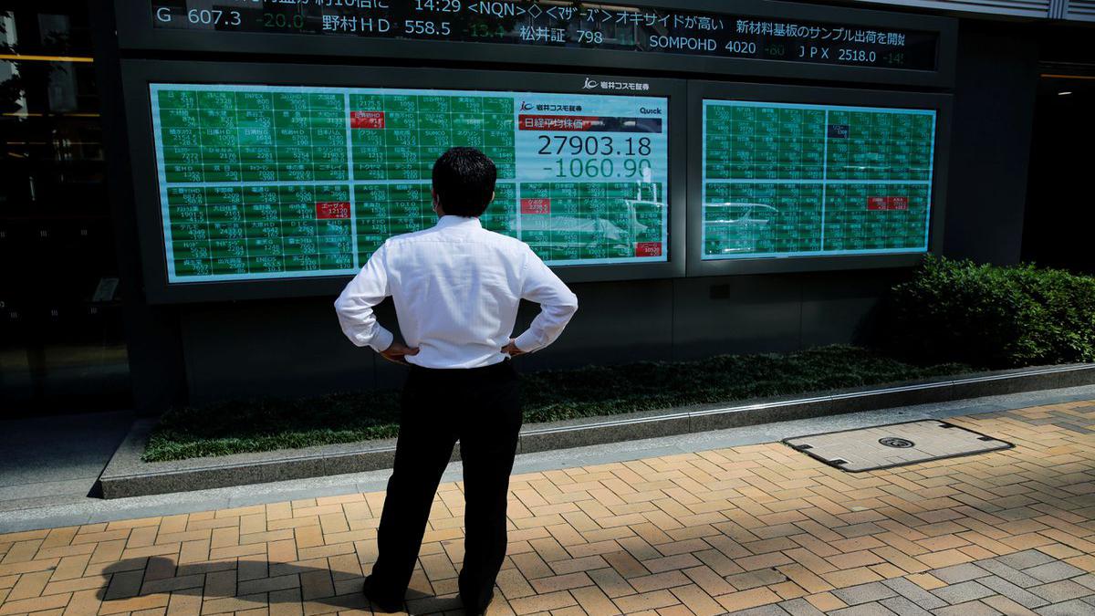 Asian shares climb amid Russia-Ukraine talks, oil worries