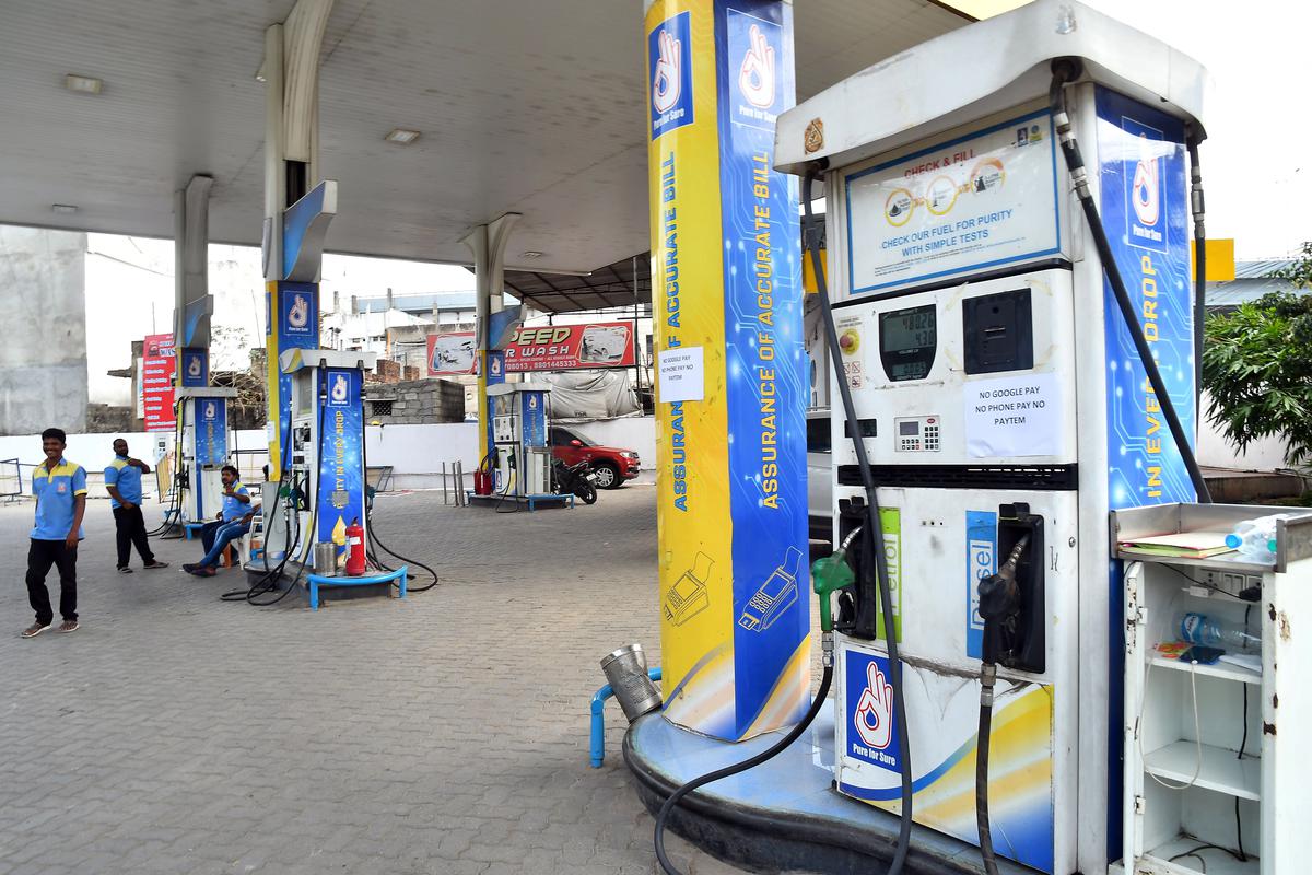 Moody’s red-flags frozen Petrol, diesel prices; OMCs may have lost $7 billion by August