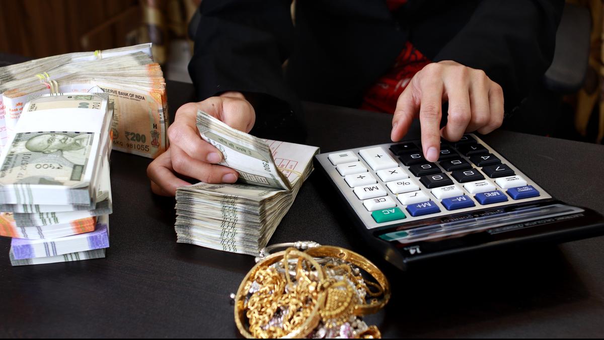 RBI to raise gold lending LTV to 85% for loans under ₹2.5 lakh: Malhotra