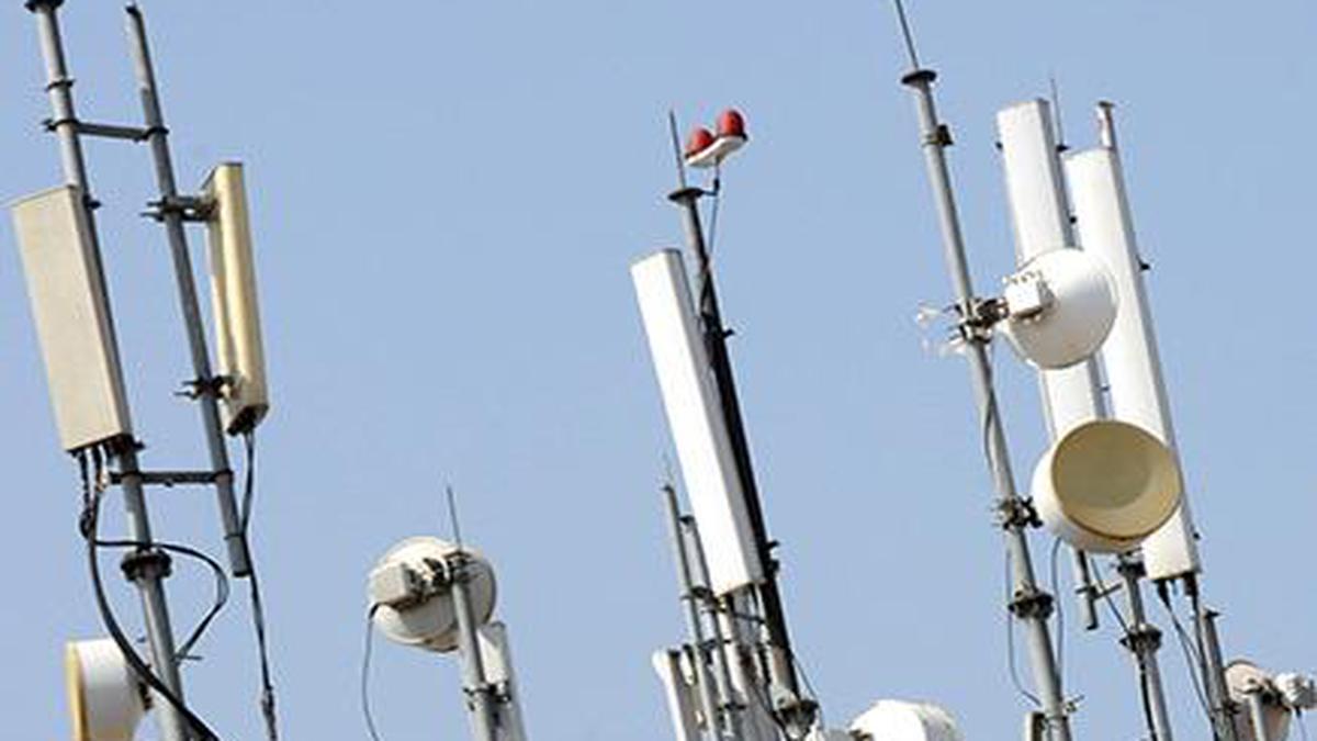 ‘Unlicensed net service, V-band delicensing to hit telcos’