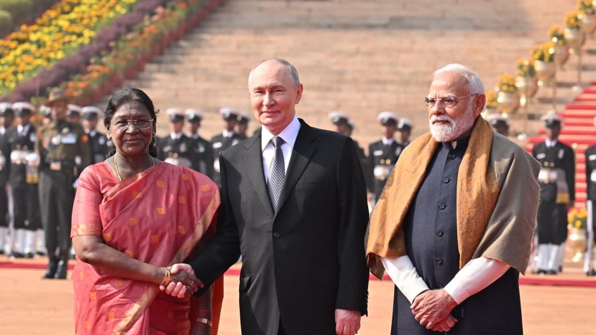 Putin's India visit LIVE: Putin accorded ceremonial guard of honour at Rashtrapati Bhavan