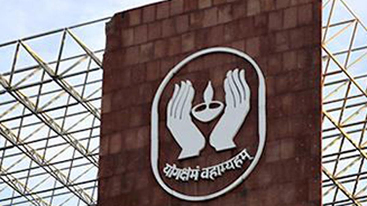 LIC Q3 net profit up 17% to ₹11,056 cr. on lower expenses, premium income LIC Q3 net profit up 17% to ₹11,056 cr. on lower expenses, premium income