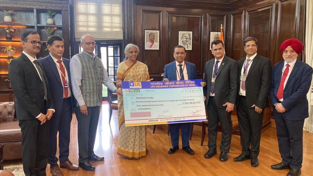 LIC hands over ₹1,831.09 cr. dividend cheque to Finance Minister