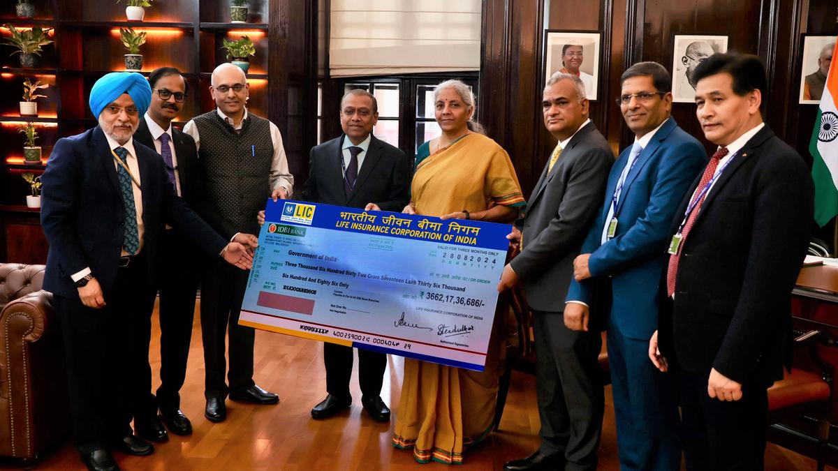 LIC pays ₹3,662.17 crore dividend to Centre