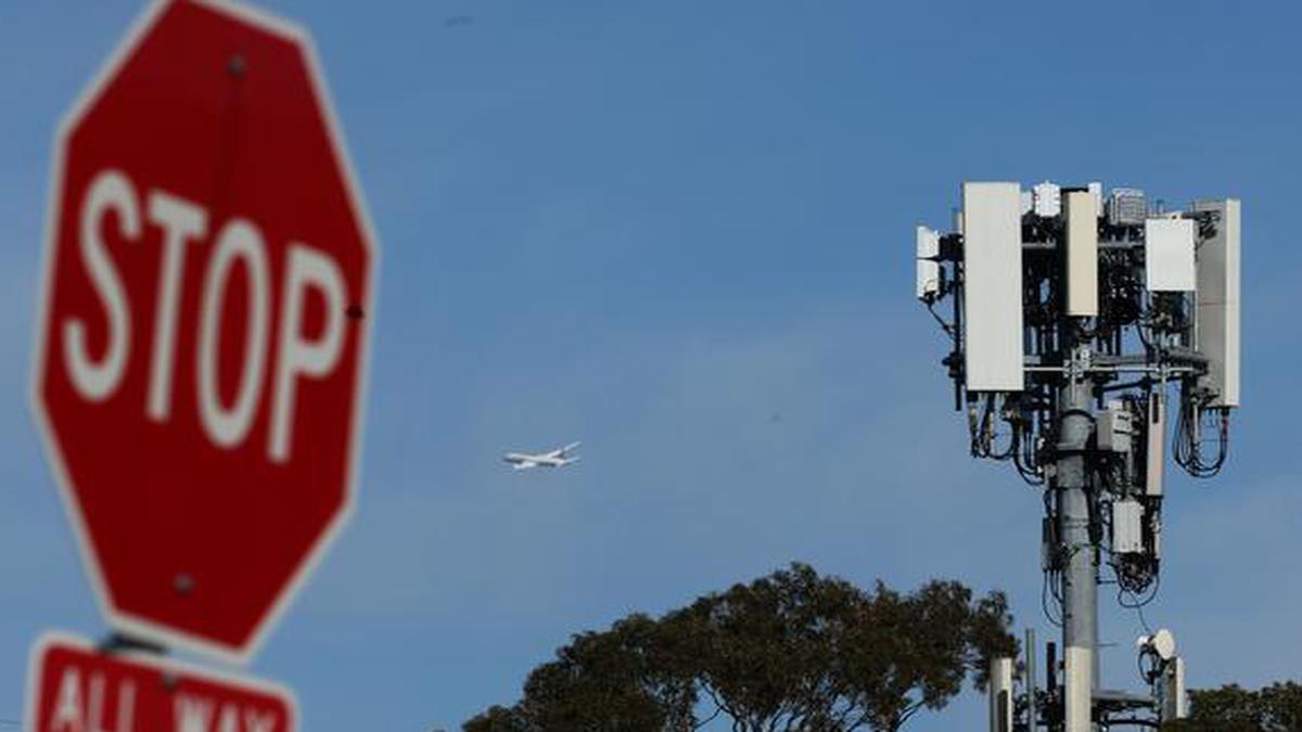 AT&T, Verizon to delay launch of 5G services after airlines raise alarm