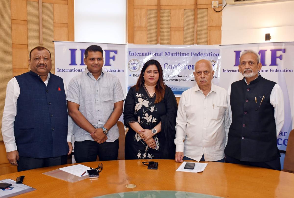 Left to right: Capt. Nalin Pandey – Resident Director, Finaval-Rome (Mumbai Liaison Office) and Chairman & Managing Director, Pentagon Shipping & Logistics Pvt. Ltd.; Mr. Manoj Yadav – General Secretary, FSUI; Capt. Sudhir Subhedar – Board Member, IMF; Ex-Technical Officer, IMO; Member, Advisory Committee, DG Shipping; Ms. Aishwarya Gupta Pilankar – Vice Chairperson, International Maritime Federation; Managing Director, Nautical Marine Management Services; Atul Jadhav – Director, IMF; President, Goa Barge Association; Vice President, ICSSA — at the select press meet held at IMC, Mumbai. Left to right: Capt. Nalin Pandey – Resident Director, Finaval-Rome (Mumbai Liaison Office) and Chairman & Managing Director, Pentagon Shipping & Logistics Pvt. Ltd.; Mr. Manoj Yadav – General Secretary, FSUI; Capt. Sudhir Subhedar – Board Member, IMF; Ex-Technical Officer, IMO; Member, Advisory Committee, DG Shipping; Ms. Aishwarya Gupta Pilankar – Vice Chairperson, International Maritime Federation; Managing Director, Nautical Marine Management Services; Atul Jadhav – Director, IMF; President, Goa Barge Association; Vice President, ICSSA — at the select press meet held at IMC, Mumbai.