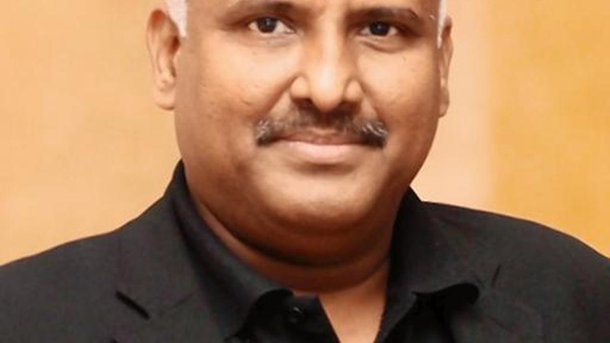 What Was Mahesh Anand's Impact on Bollywood Cinema?