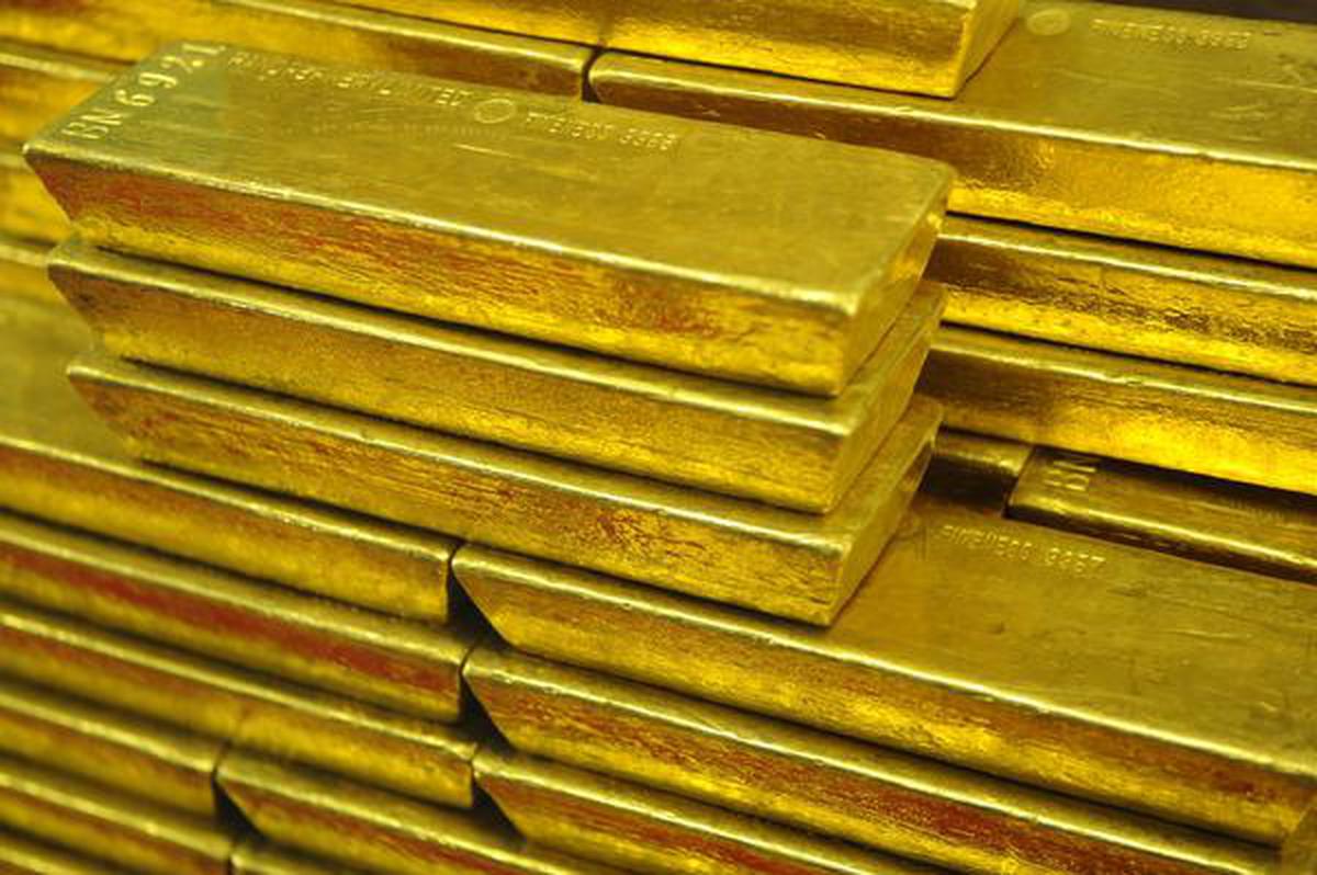 Gold falls ₹10; silver climbs ₹774