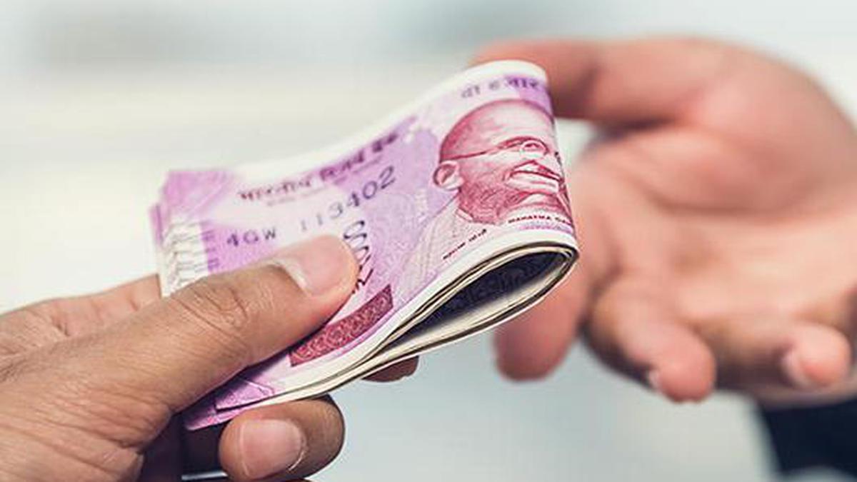the rupee falls 19 paise to 79.64 against us dollar
