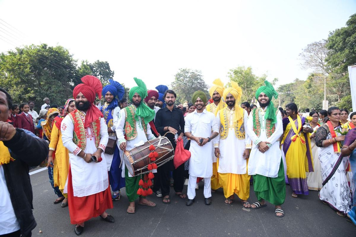 The procession comprised hundreds of artistes and various cultural troupes. A carnival-like atmosphere prevailed all through the route during the inauguration of the 87th Akhila Bharata Kannada Sahitya Sammelana in Mandya on December 20, 2024.