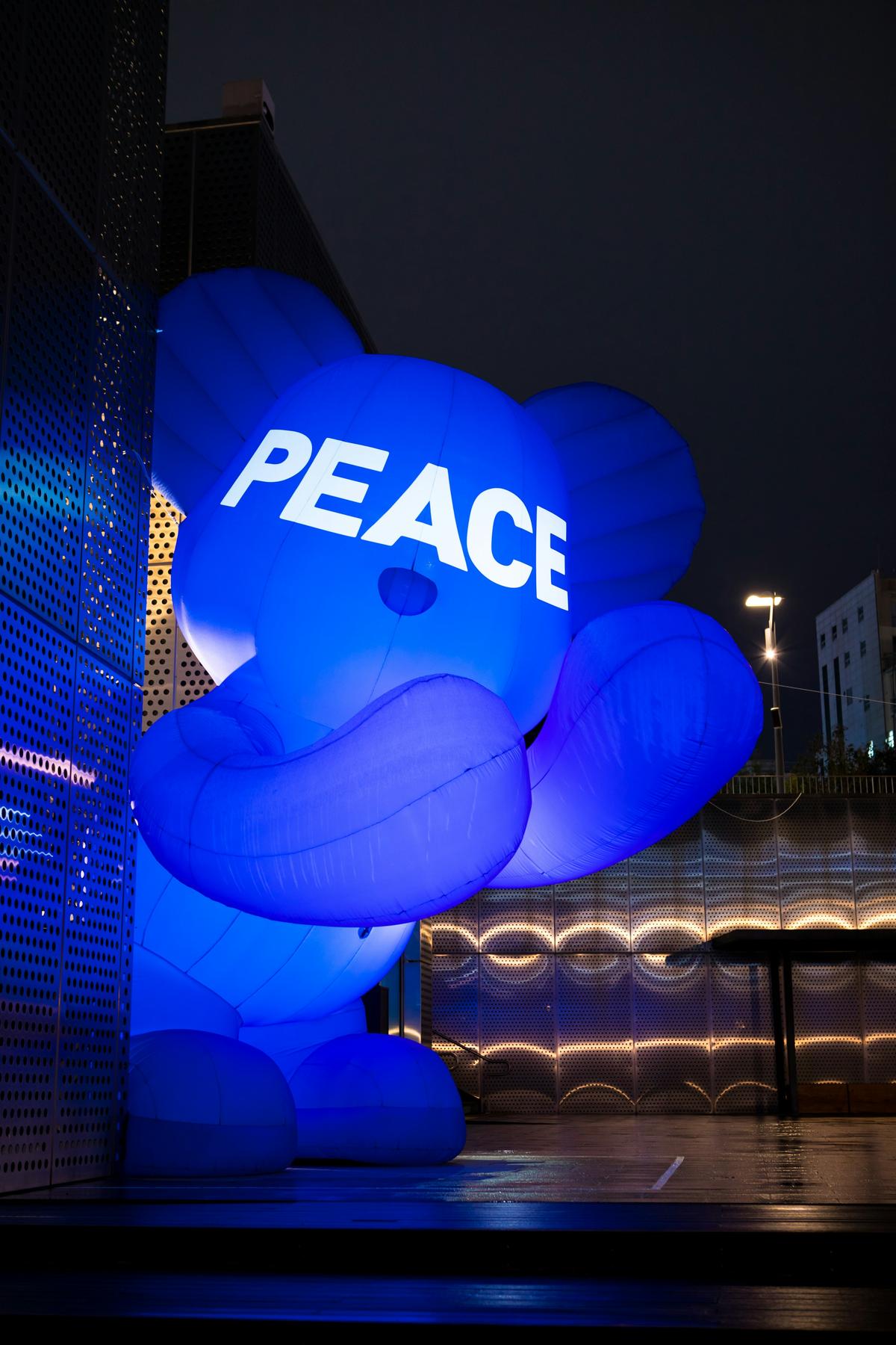 Strike a V pose for peace!