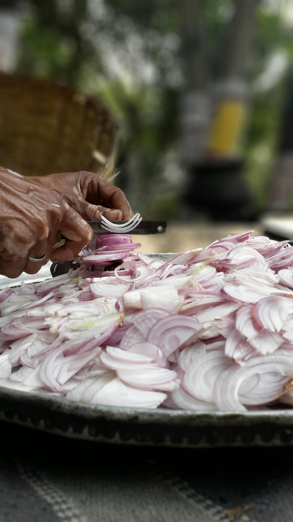 The root of our burning eyes is precisely this LF.