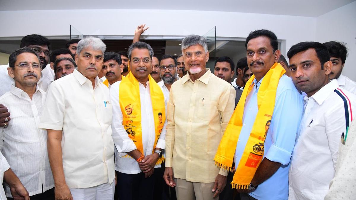 YSRCP MLA Vasantha Krishna Prasad joins TDP