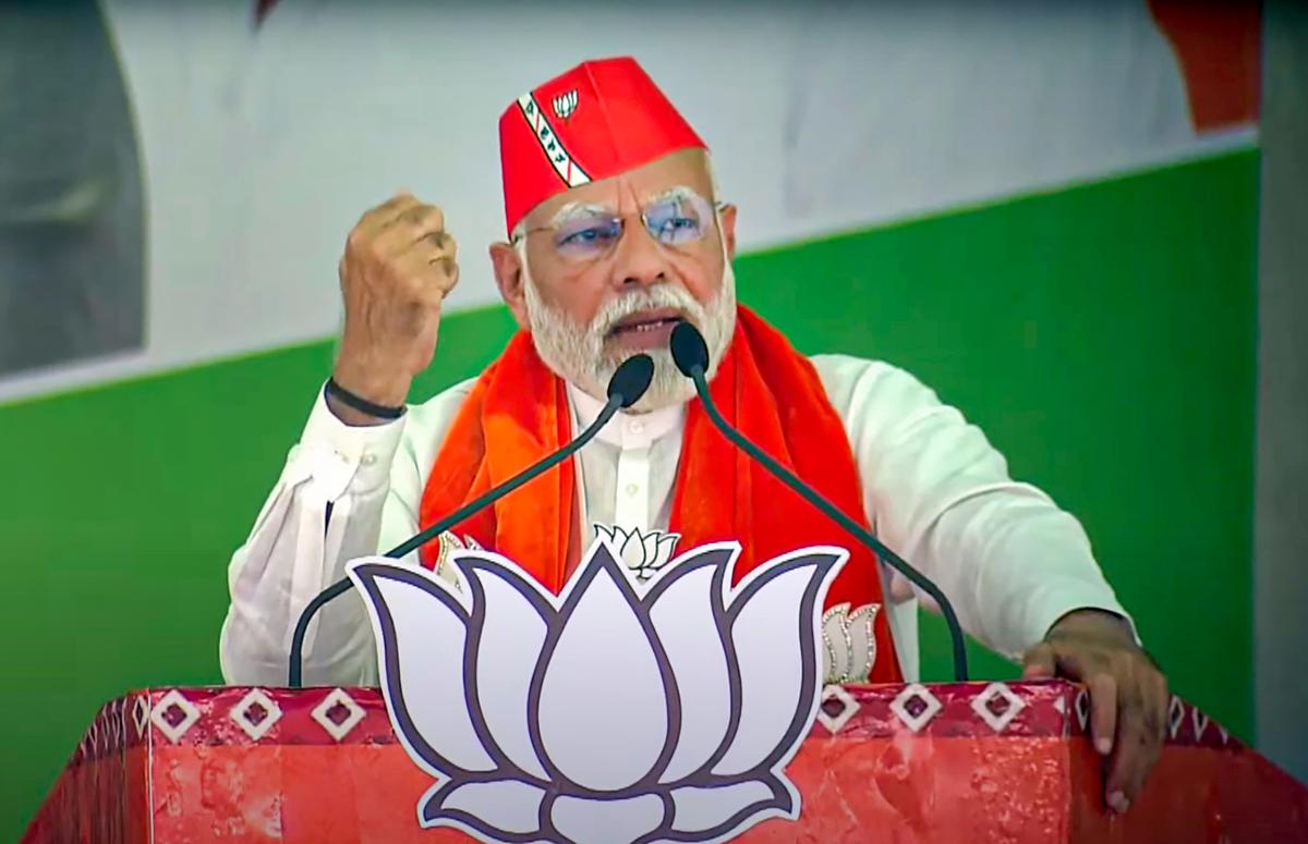 Gujarat Assembly polls | Congress absorbed slave mentality by working with British before Independence, say PM Modi