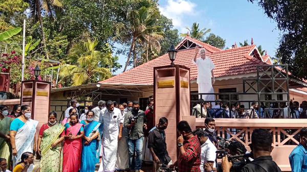 Kerala Assembly polls | Tightrope walk for the Congress