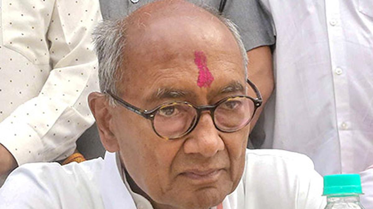 Digvijaya Singh booked for dharna outside police station in Chhatarpur during poll code