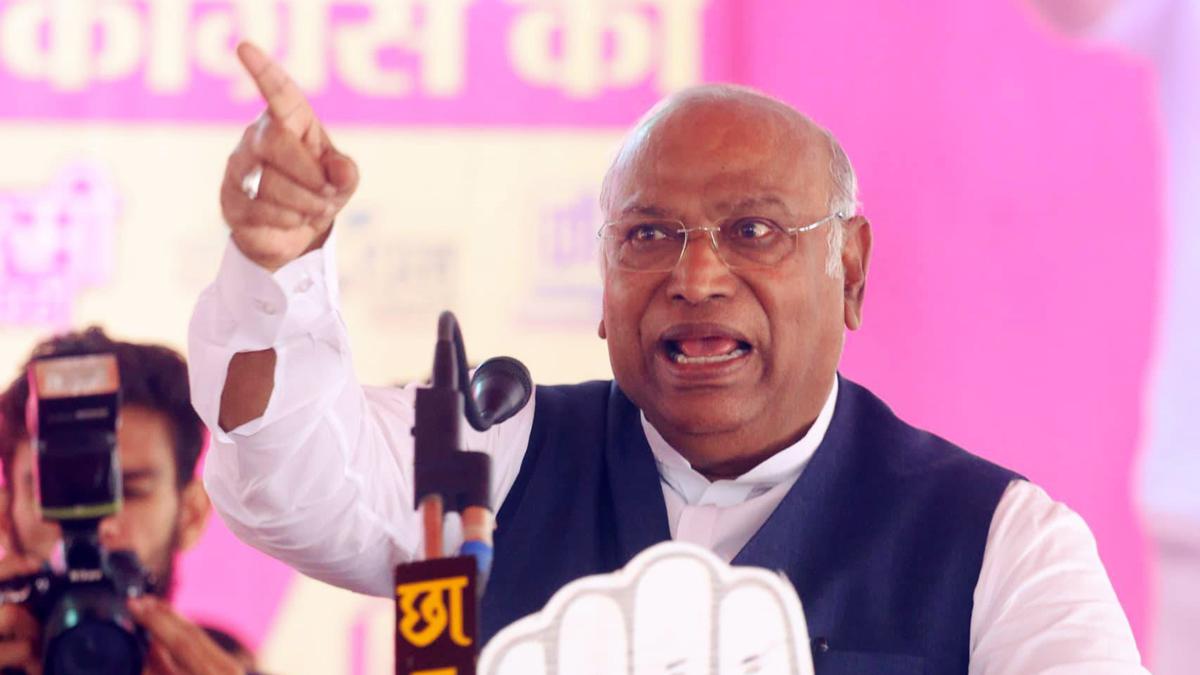 Never mentioned PM’s father in my speeches: Kharge