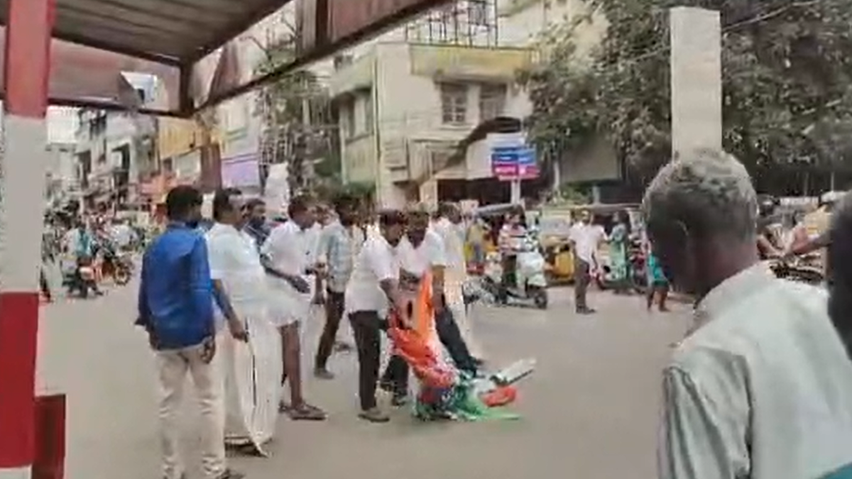Tension in Mayiladuthurai after DMK workers allegedly attack Congress functionaries