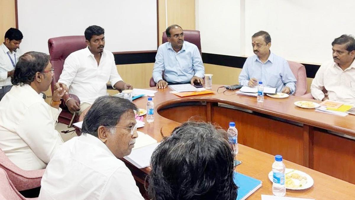436 of 717 Tasmac outlets shut as of May 23: Prohibition Minister