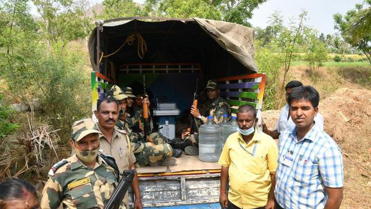 Tamil Nadu Assembly polls | For the first time, EVMs carried up Neknamalai in a vehicle