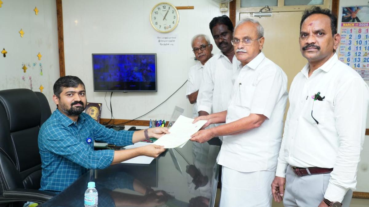 Puducherry election: DMK-Congress rift persists even on final day of filing nominations