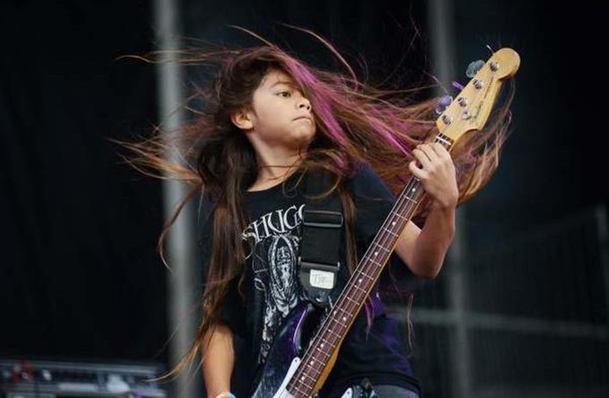 Лучшее видео рока. Тай Трухильо. Tye Trujillo Korn. Бас гитарист Metallica.