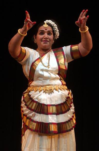 Mohiniyattam's moment of reckoning - The Hindu