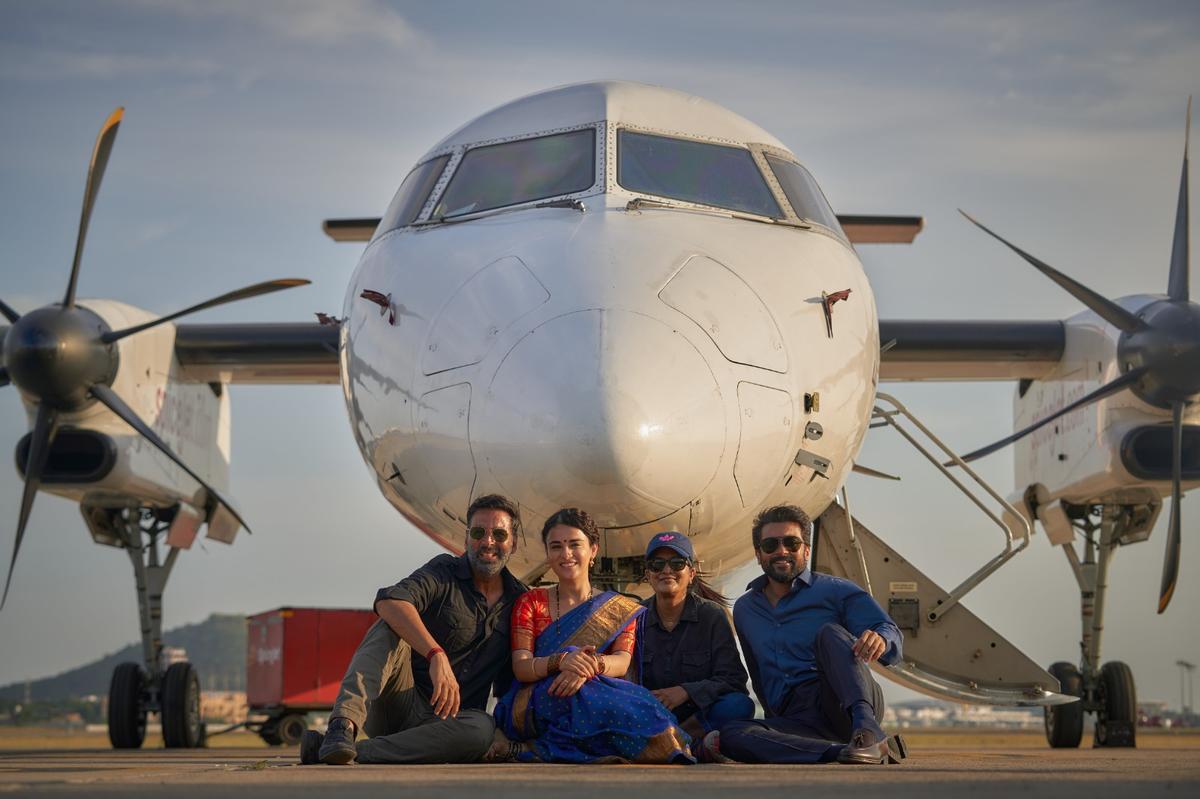 Sudha Kongara with Akshay Kumar, Radhikka and Suriya on the sets of ‘Sarfira’