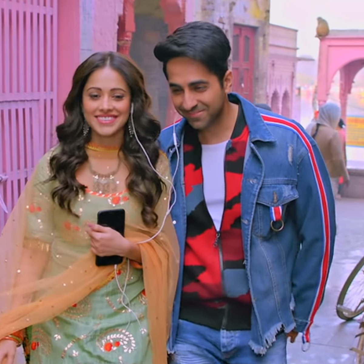 Dream Girl 2' movie review: Ayushmann Khurrana dresses and messes