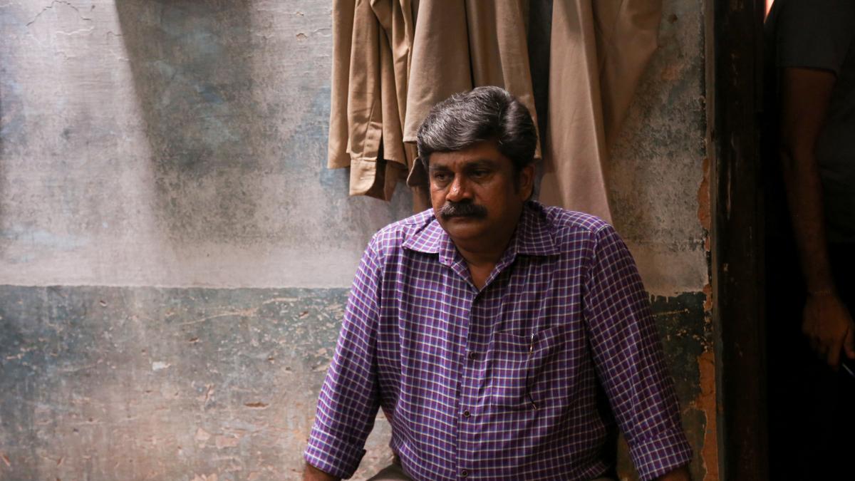 ‘Agnyathavasi’ movie review: Rangayana Raghu anchors this moody thriller that’s content with its technical brilliance ‘Agnyathavasi’ movie review: Rangayana Raghu anchors this moody thriller that’s content with its technical brilliance