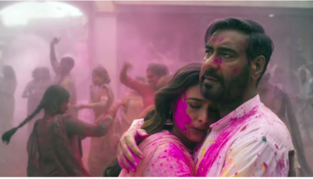 Ajay Devgn and Tabu in a still from ‘Auron Mein Kahan Dum Tha’