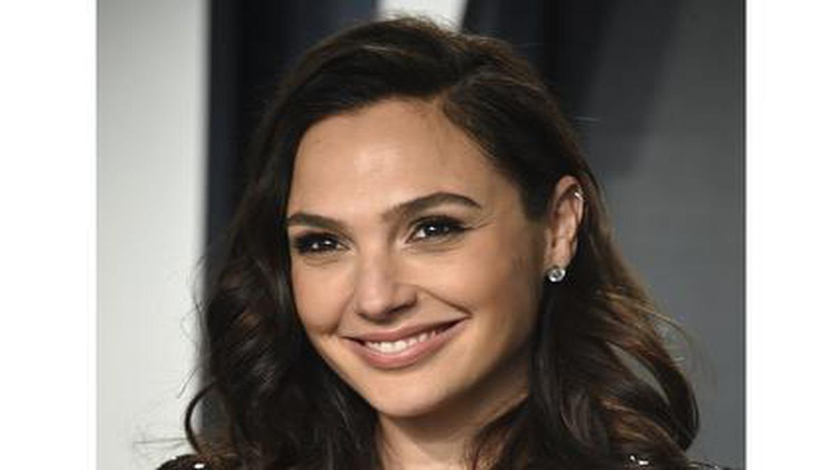 Gal Gadot to star in adaptation of Catriona Silvey’s novel ‘Meet Me in ...