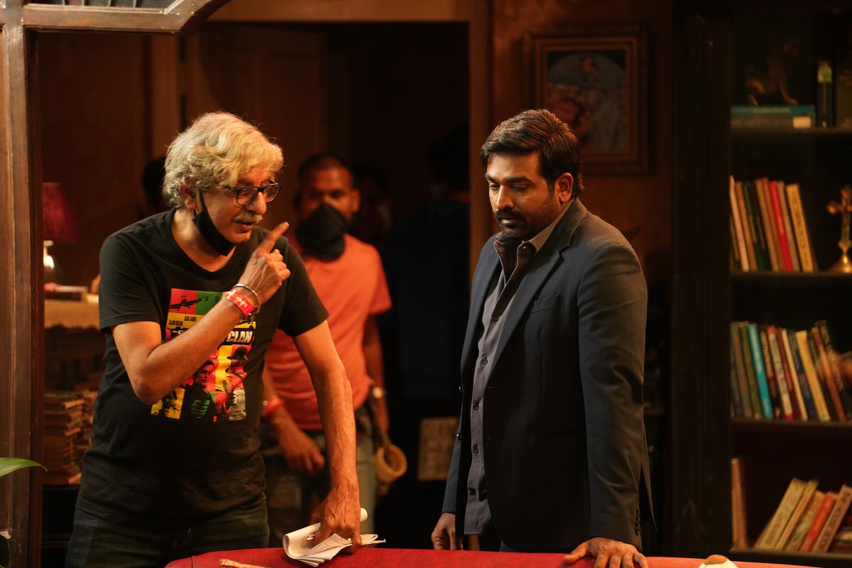Sriram Raghavan and Vijay Sethupathi on the sets of ‘Merry Christmas’