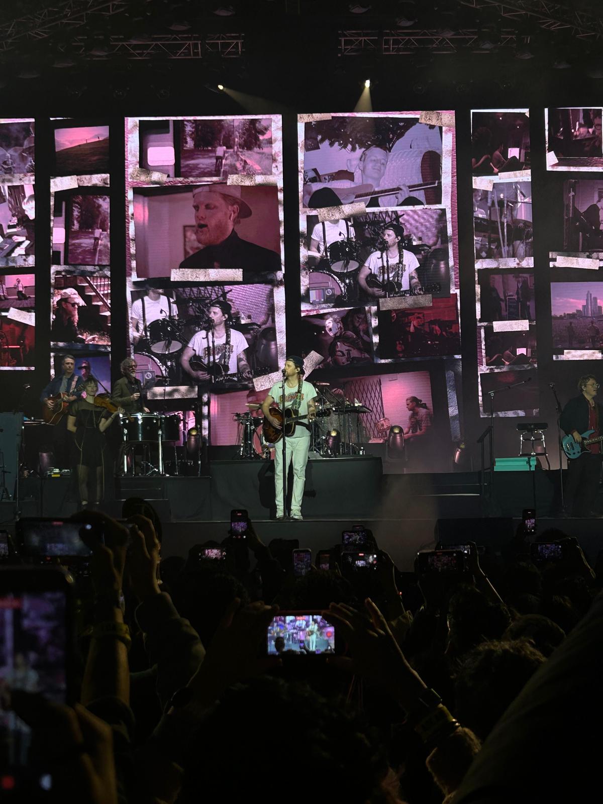 Os Lumineers se apresentam ao vivo no HUDA Ground em Gurugram