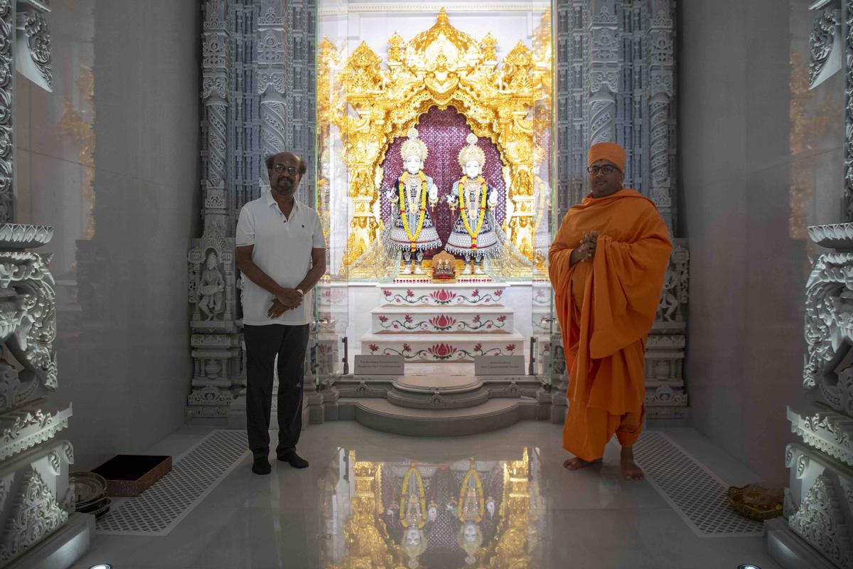 Rajinikanth visits the Abu Dhabi Mandir