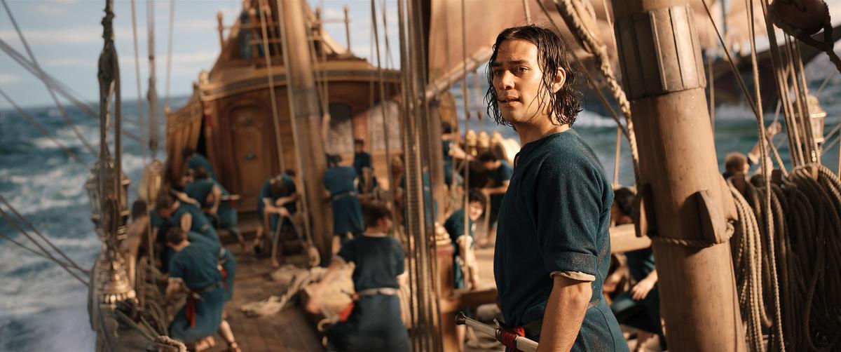 Maxim Baldry as Isildur in the series