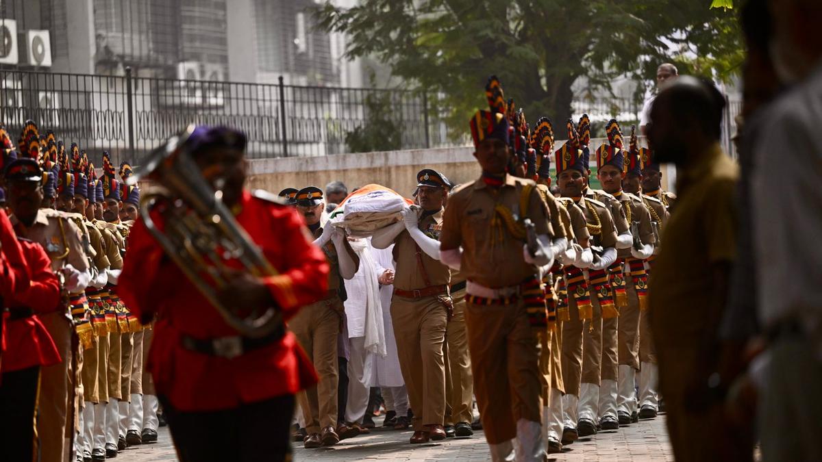 Filmmaker Shyam Benegal cremated with full state honours