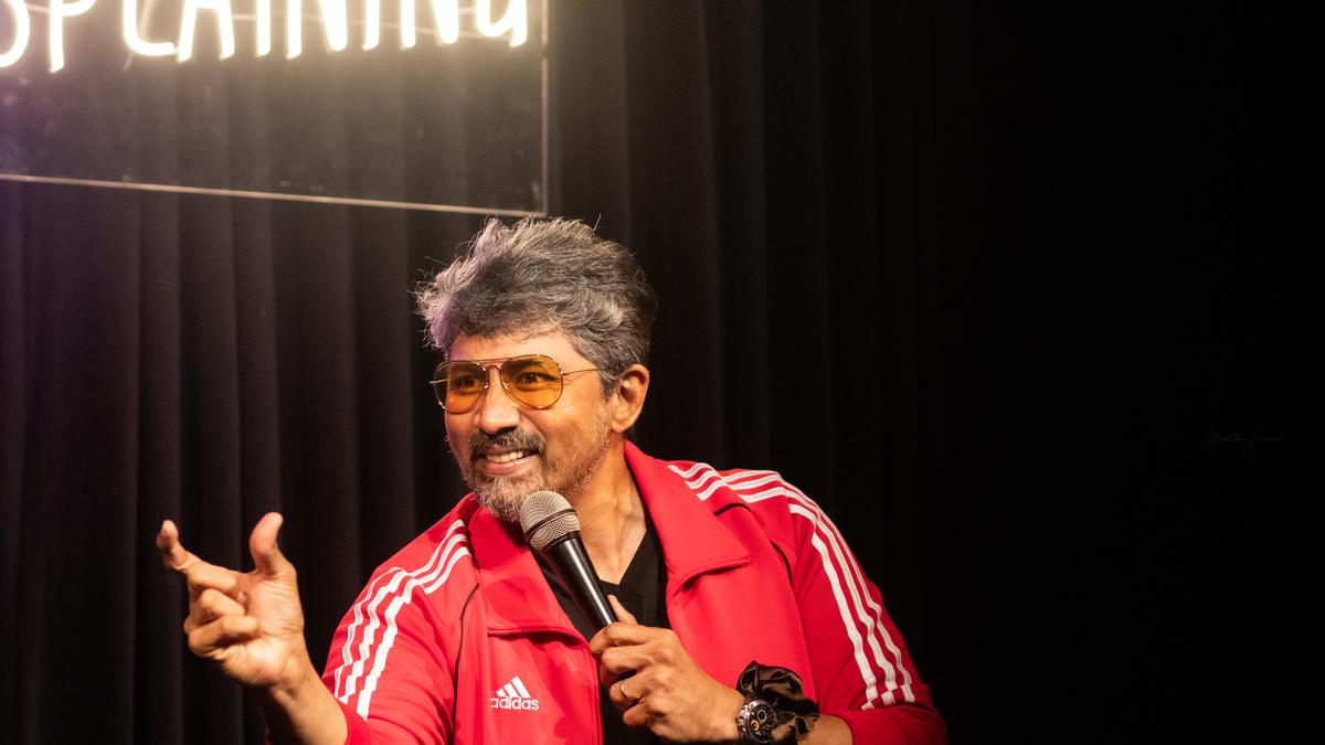 Pourquoi le spécial stand-up de Karthik Kumar, « Aansplaining », sort en salles