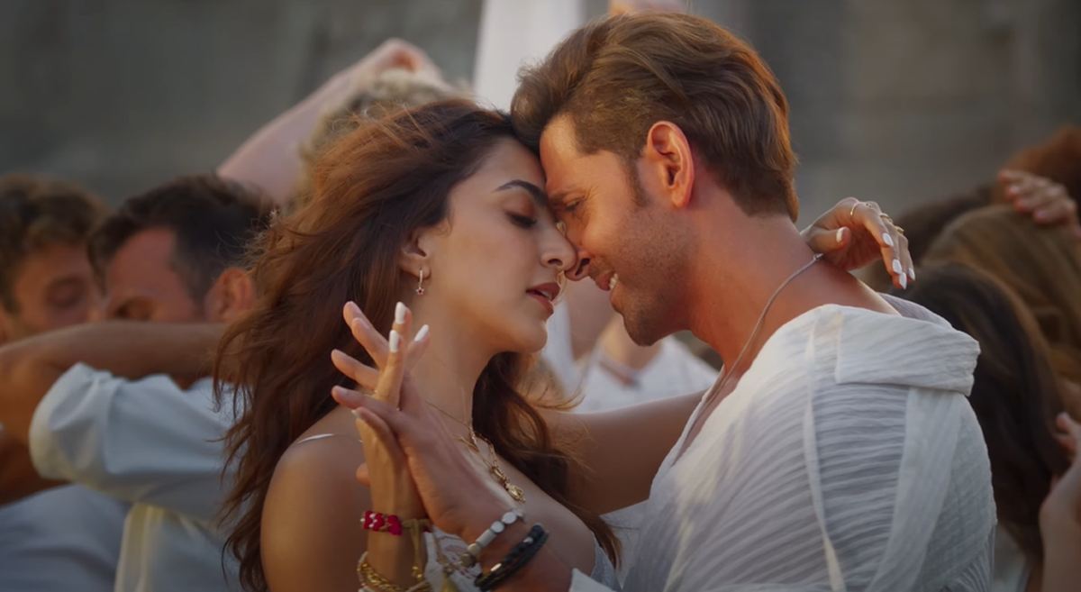 Hrithik Roshan and Kiara Advani in ‘War 2’.