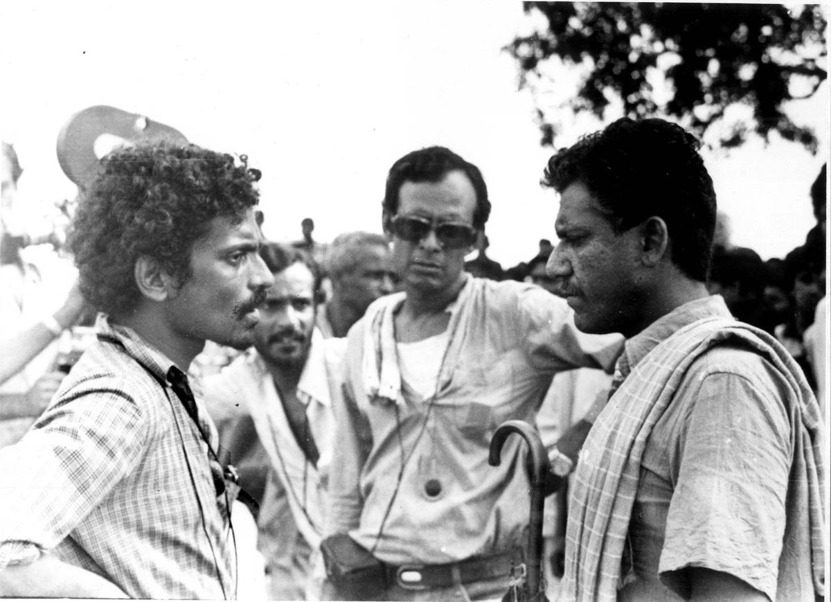 Goutam Ghose with Om Puri on the sets of ‘Paar’ 