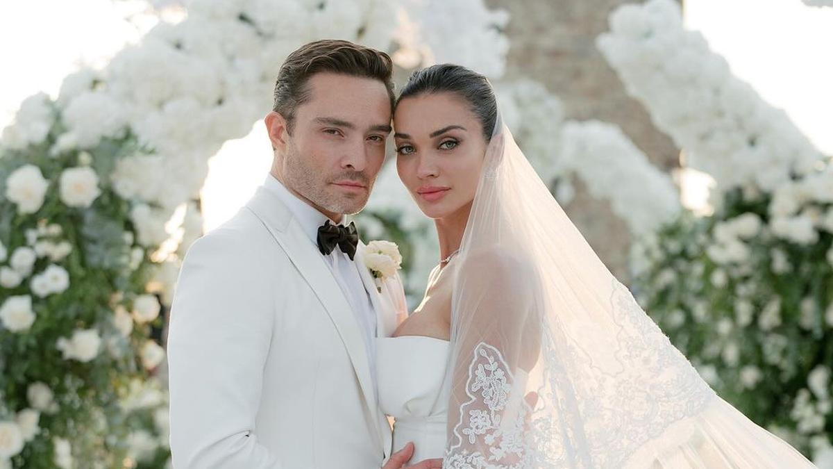 Amy Jackson dan Ed Westwick menikah dalam pernikahan dongeng Italia