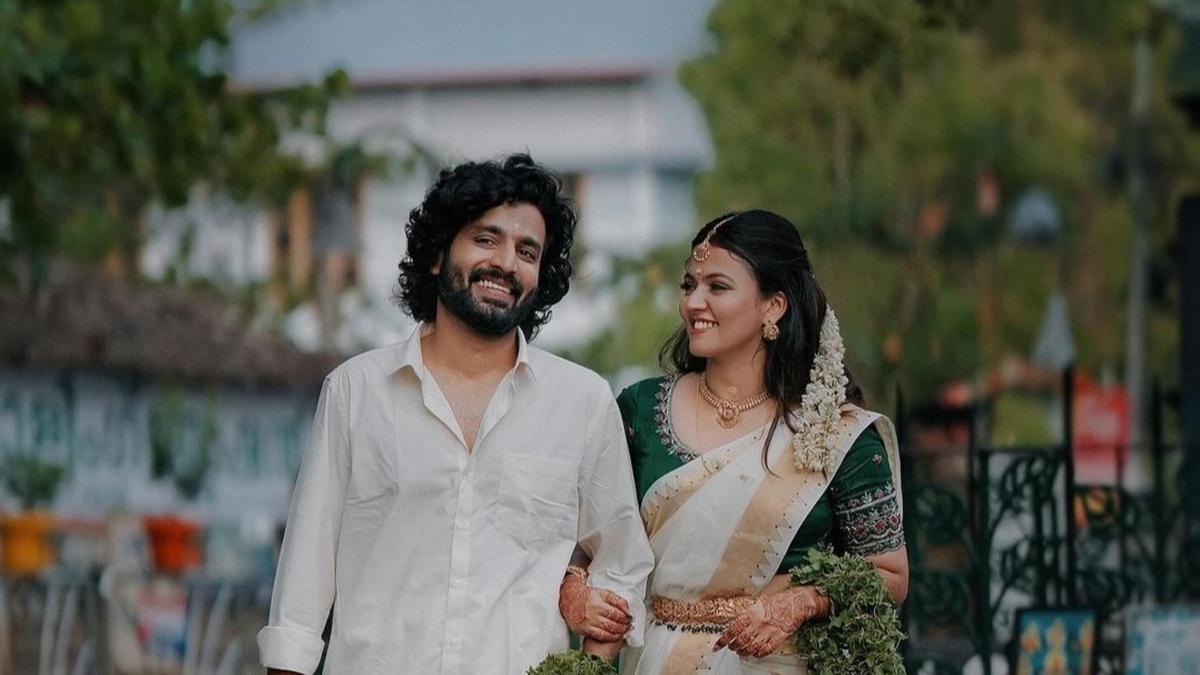 L’acteur de “Dada” Aparna Das épouse l’acteur de “Manjummel Boys” Deepak Parambol