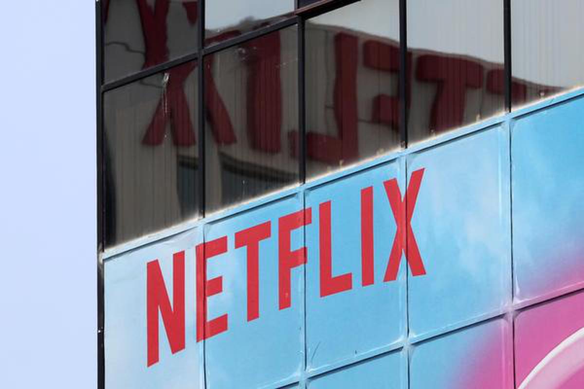 Netflix, Türkiye’nin eşcinsel karaktere itirazı nedeniyle diziyi geri çekiyor