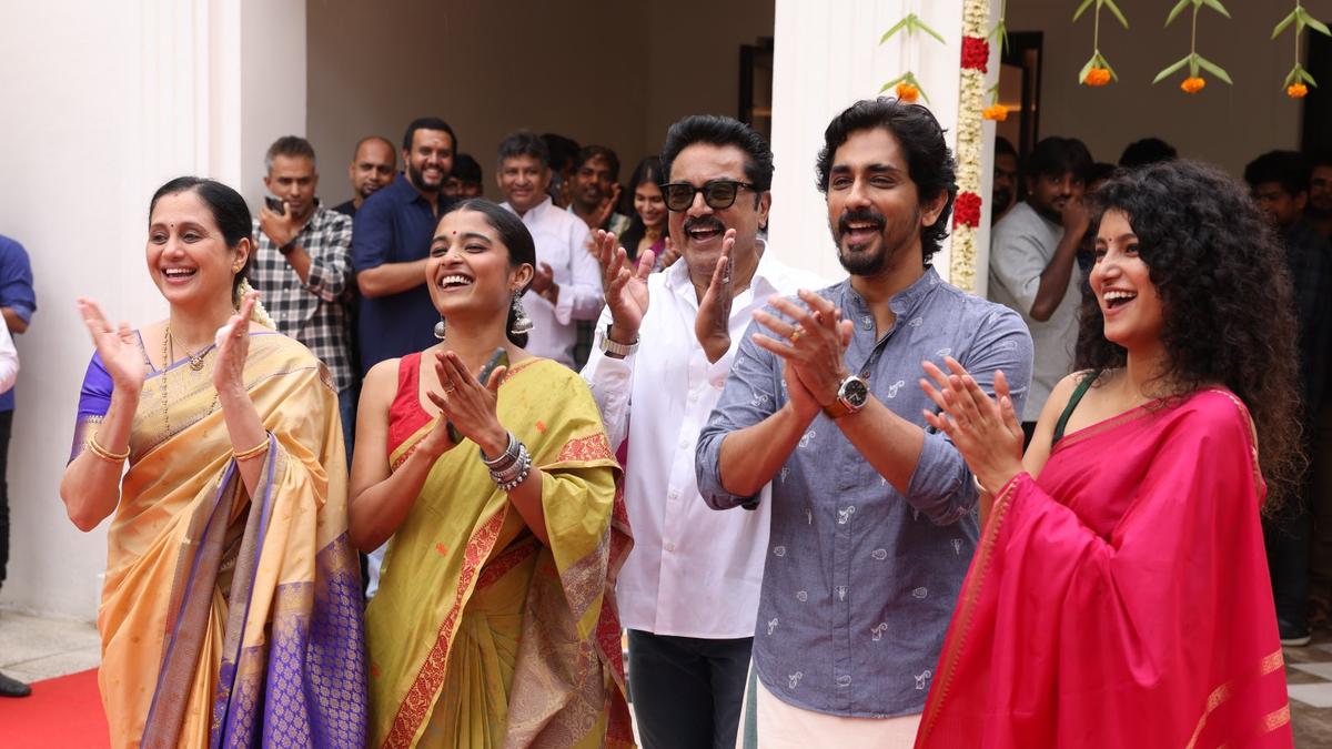 Actor Siddharth’s next with Sri Ganesh goes on floors