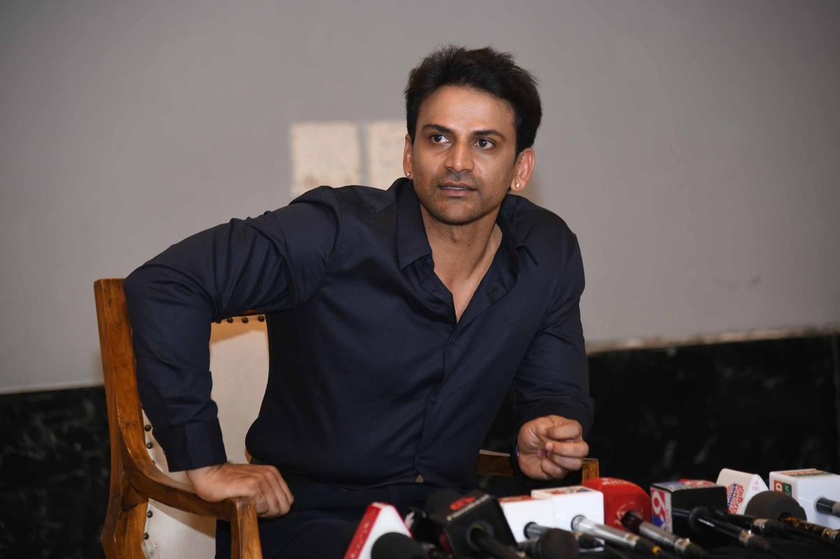 Dhananjaya on production houses curbing reviews: Criticism is important - The Hindu