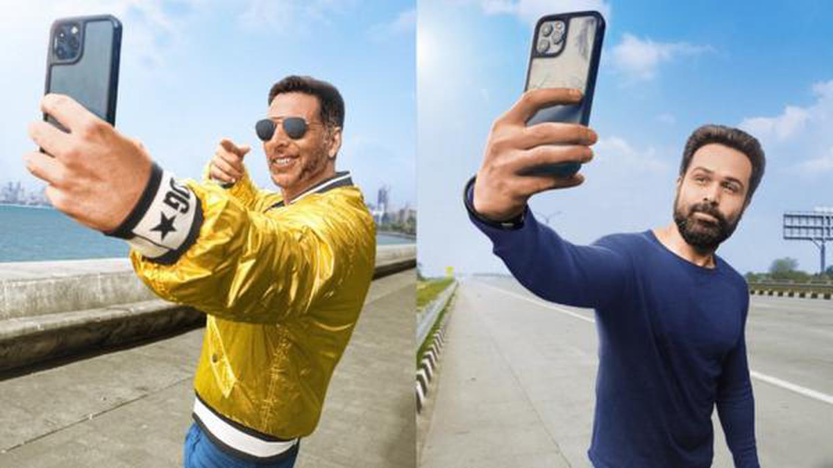 selfiee AKSHAY KUMAR'S and EMRAAN HAASMI'S SELFIE