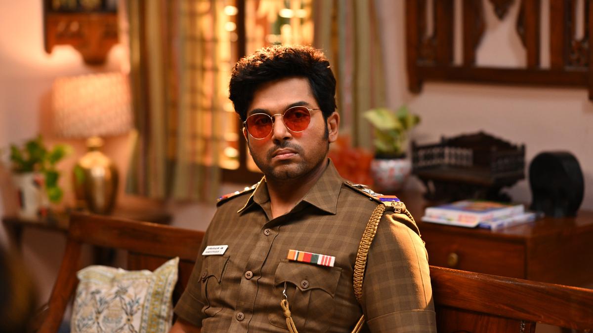 ‘Vaa Vaathiyaar’ movie review: Karthi, Nalan Kumarasamy whip a stale ‘Anniyan’ redux